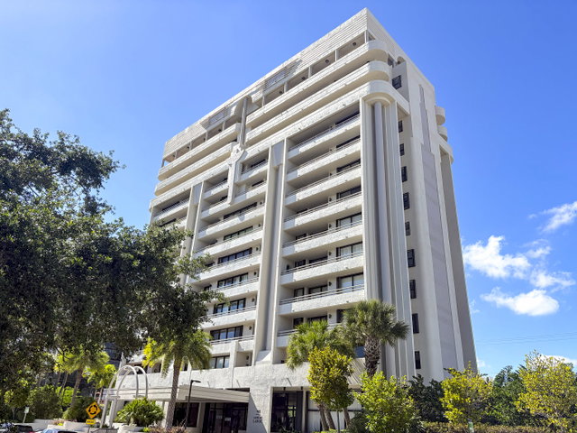 Gables Laroc Condo photo 2